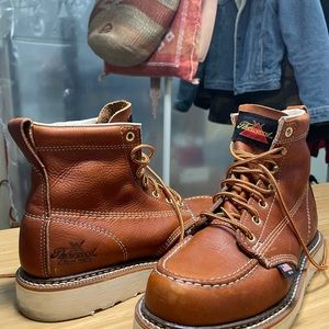 EUC Thorogood Lace up Moc toe Boot